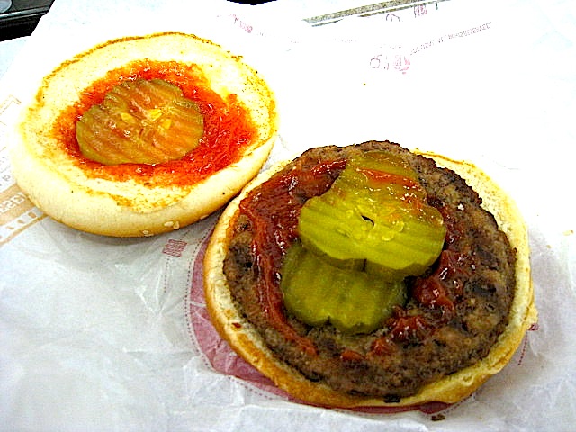 http://stiffdrink.files.wordpress.com/2011/09/burger.jpg